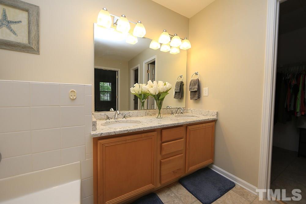 5612 Slide Rock Lane Raleigh, NC 27613 - Photo 15 of 20