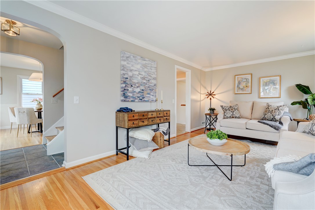 269 Hartsdale Road Irondequoit, NY 14622 - Photo 7 of 48