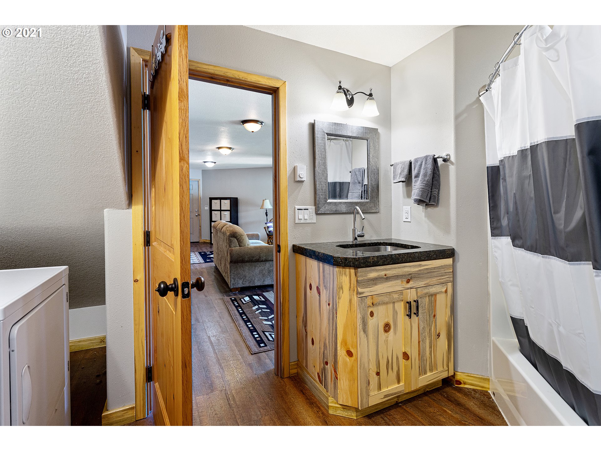 2355 Loon Lake Road Reedsport, OR 97467 - Photo 22 of 41 Bathroom