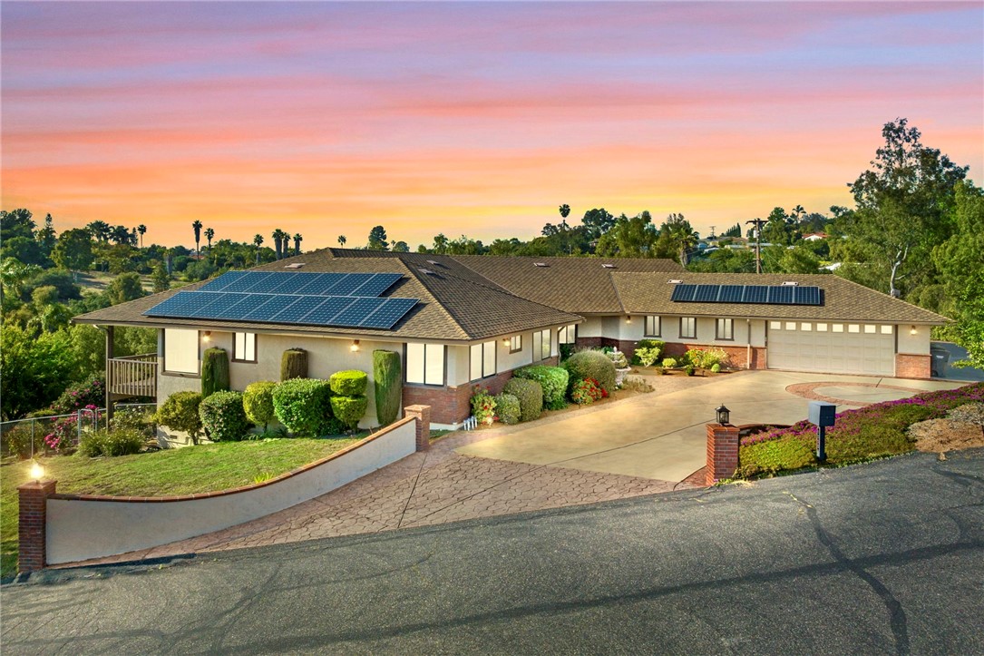 1550 Silver Birch Lane, Fallbrook, CA 92028 Compass