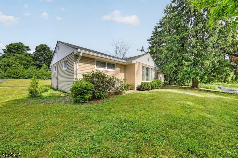 3 Fulper Place Clinton, NJ 08809 - Photo 3 of 22