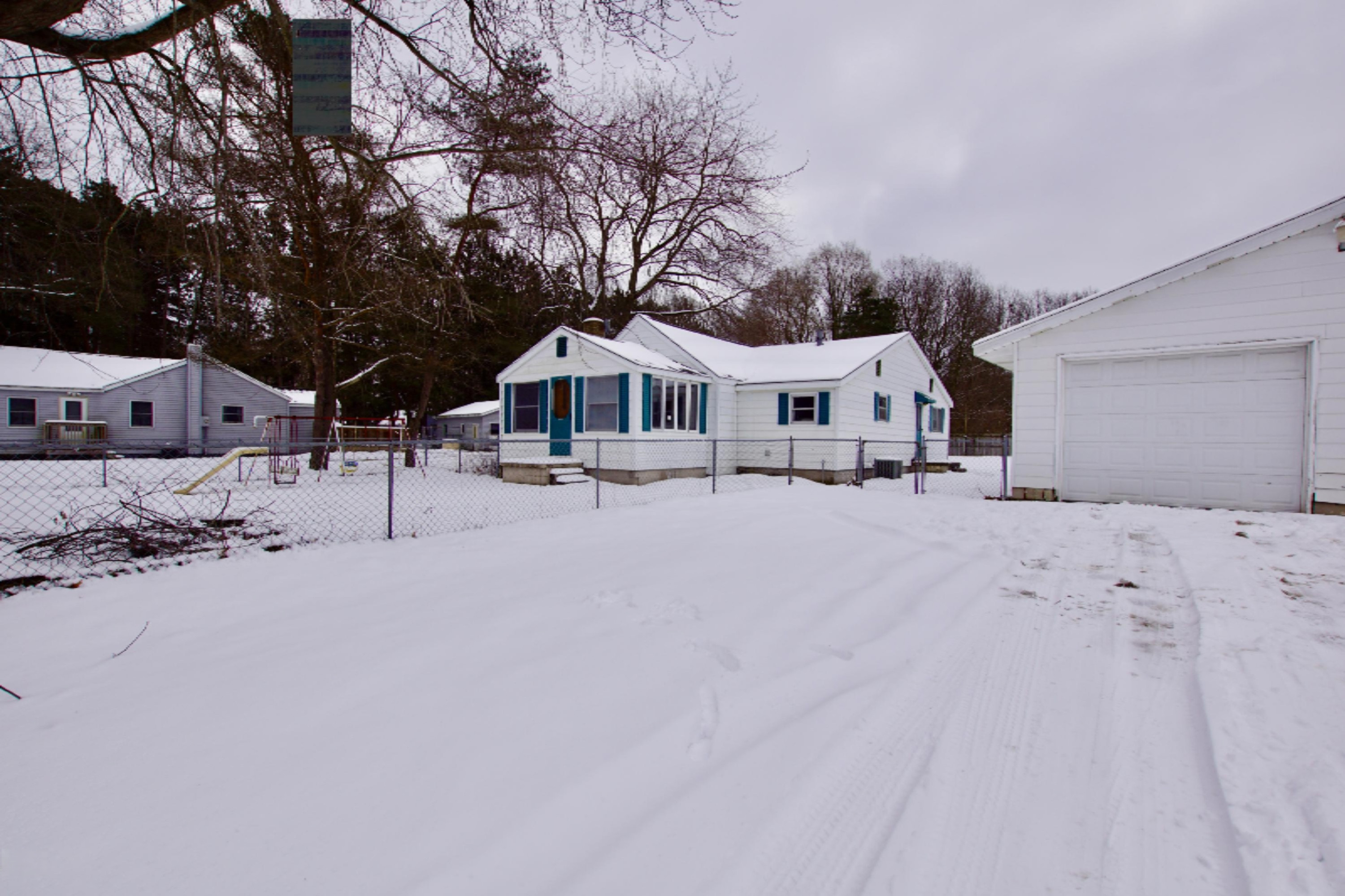 2645 White Road Muskegon, MI 49444 - Photo 27 of 28 fullsizeoutput_2e54