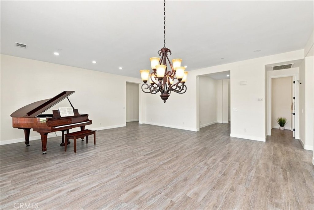 3086 Crystal Ridge Lane Colton, CA 92324 - Photo 13 of 75 Formal living and dining