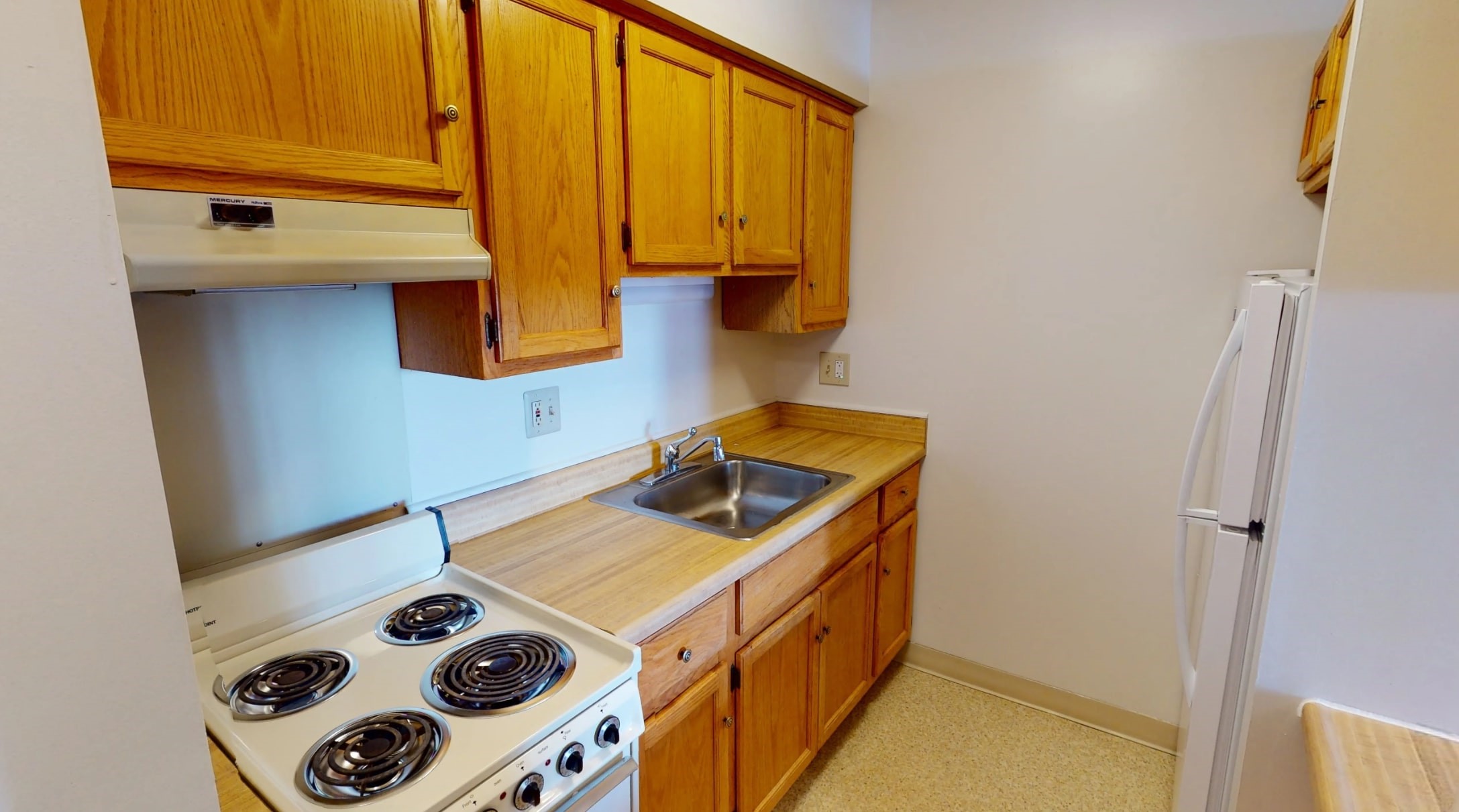 26377 Ryan Road Warren, MI 48091 - Photo 5 of 6 a utility room with dryer and washer