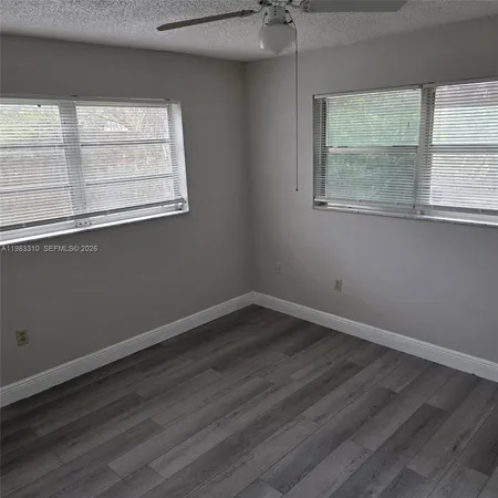 $2,600 | 2570 Northeast 192 Street, Unit 2, Miami, FL 33180