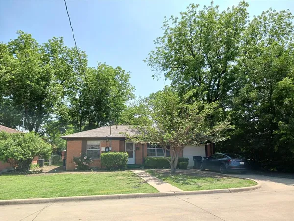 $1,695 | 1102 11th Street, Plano, TX 75074