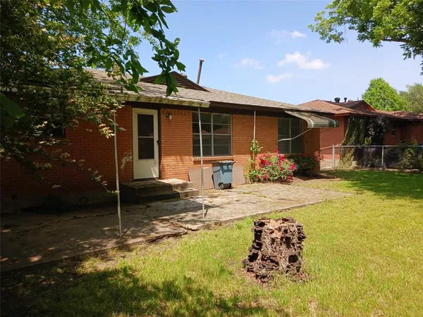 $1,695 | 1102 11th Street, Plano, TX 75074