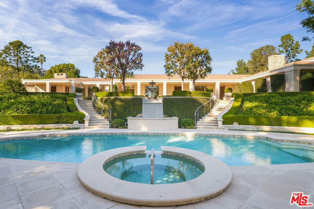 400 St Cloud Road Los Angeles, CA 90077 - Photo 6 of 25