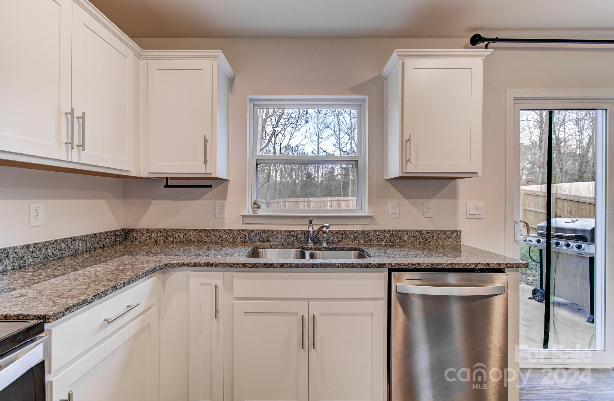 216 Roper Street Candler, NC 28715 - Photo 11 of 29 Gallery Image 11