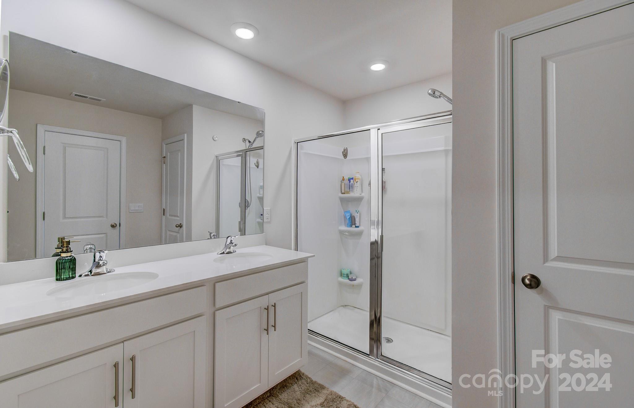 216 Roper Street Candler, NC 28715 - Photo 5 of 29 Gallery Image 5