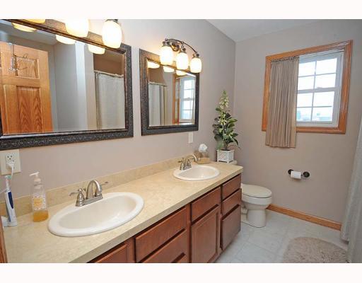 137 Tradewind Road New Castle, PA 16102 - Photo 6 of 6 Master Bath/Spa.