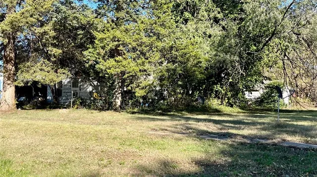 $45,000 | 415 Taylor Street, Pomona, KS 66076