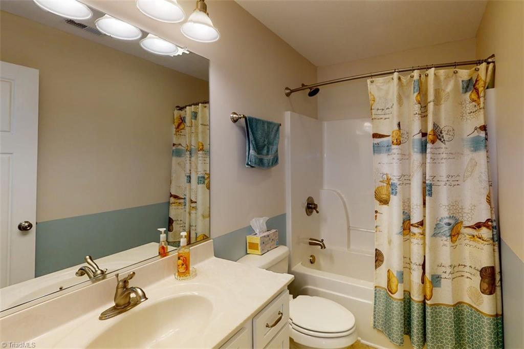 653 Little Elkin Church Road Ronda, NC 28670 - Photo 21 of 47 Second bathroom with bathtub