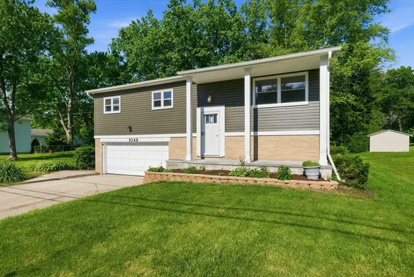 $389,900 | 1048 Belle Plaine Avenue, Gurnee, IL 60031