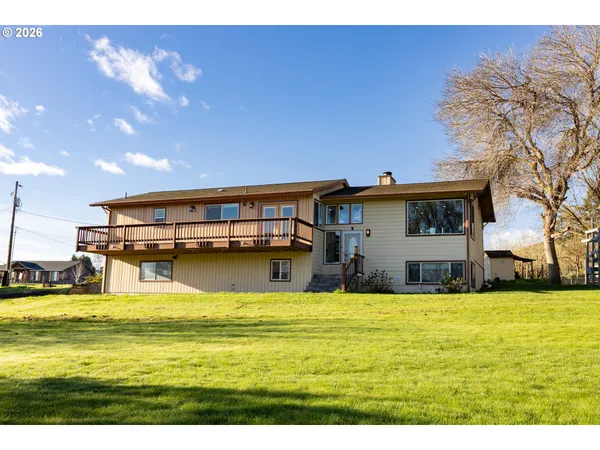 $572,000 | 3302 Old Dufur Road, The Dalles, OR 97058