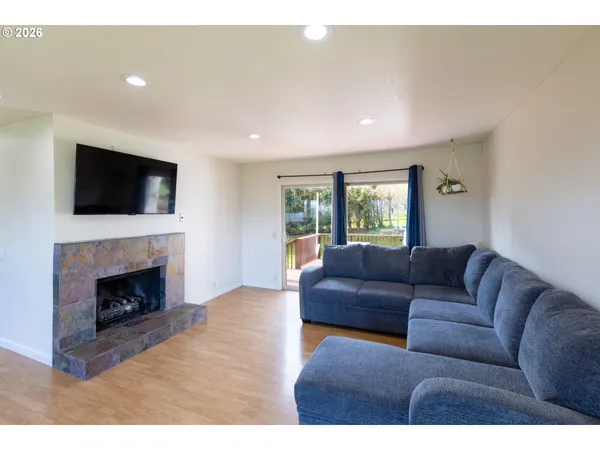 $572,000 | 3302 Old Dufur Road, The Dalles, OR 97058