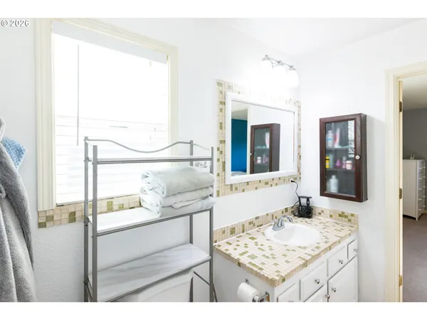 $572,000 | 3302 Old Dufur Road, The Dalles, OR 97058