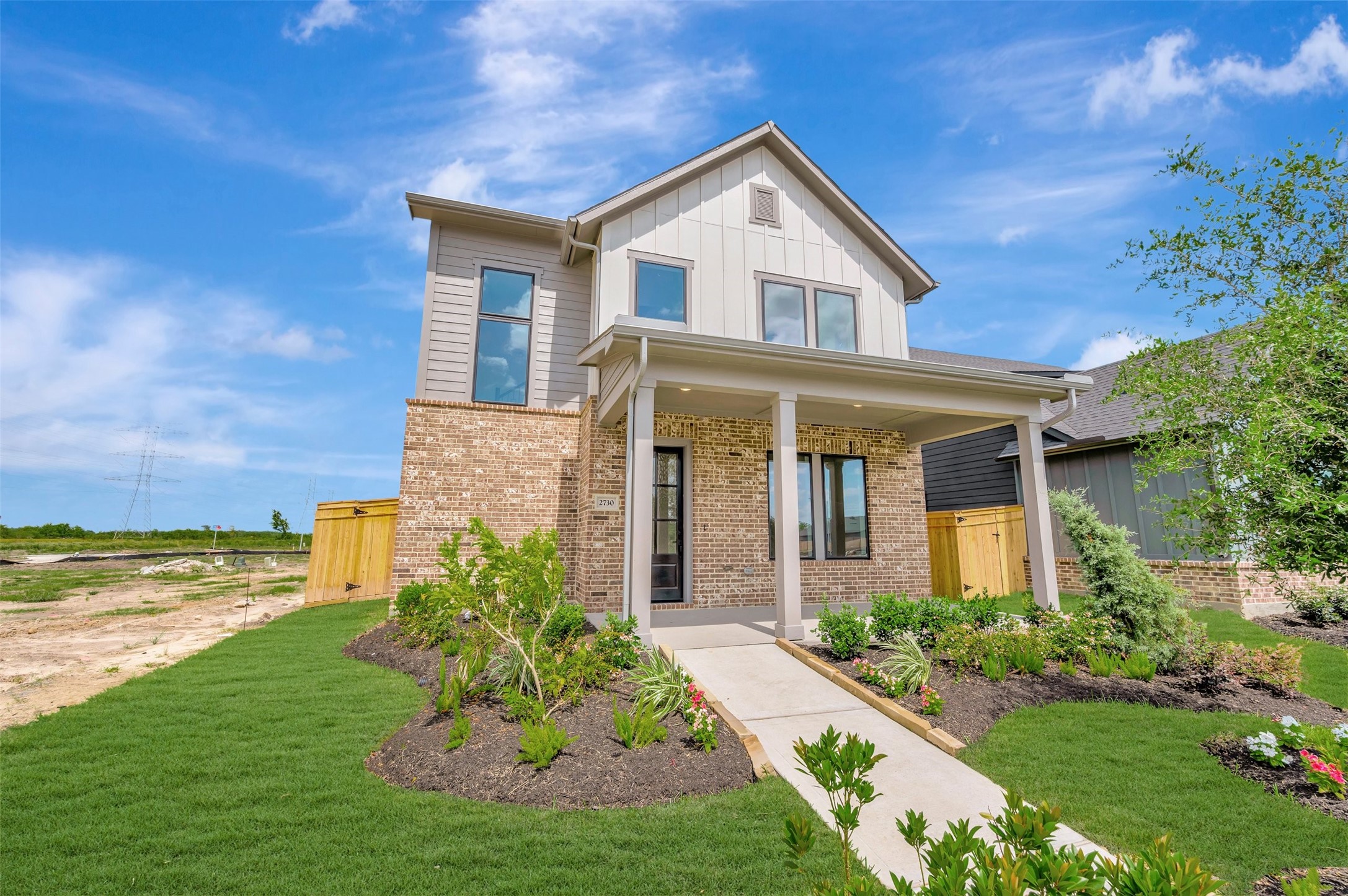 2730 Cottage Place Rosharon, TX 77583 - Photo 3 of 49 Welcome to The Benefield by David Weekley Homes. Move-In Ready Now!