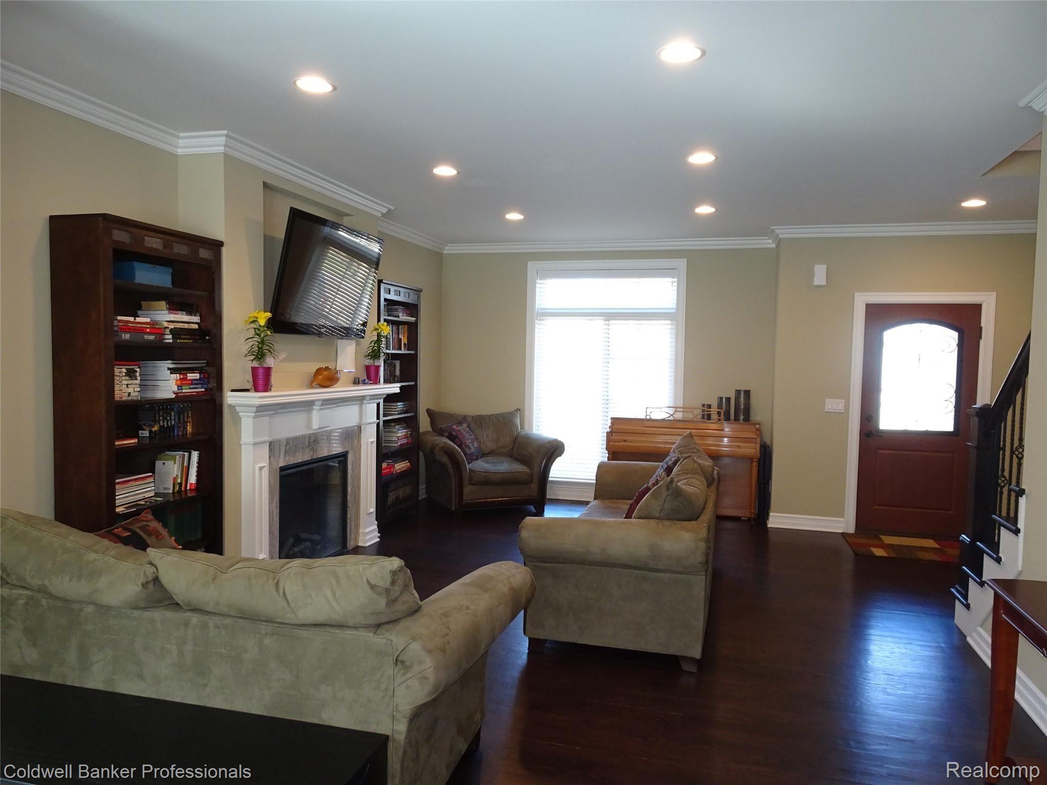 2729 Harrison Avenue Rochester, MI 48307 - Photo 9 of 53 DSC05489.JPG