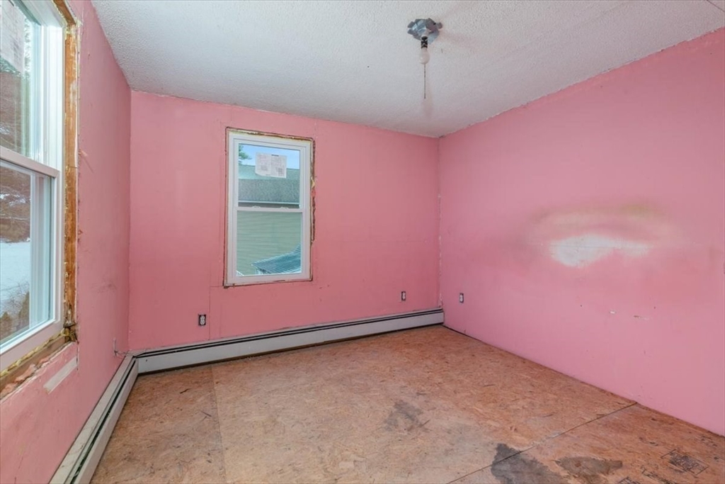 12 Shore Road Merrimac, MA 01860 - Photo 24 of 33