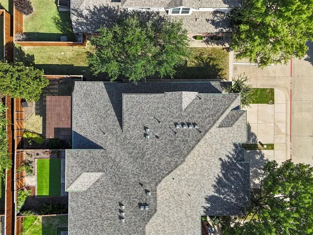 a view of an outdoor space