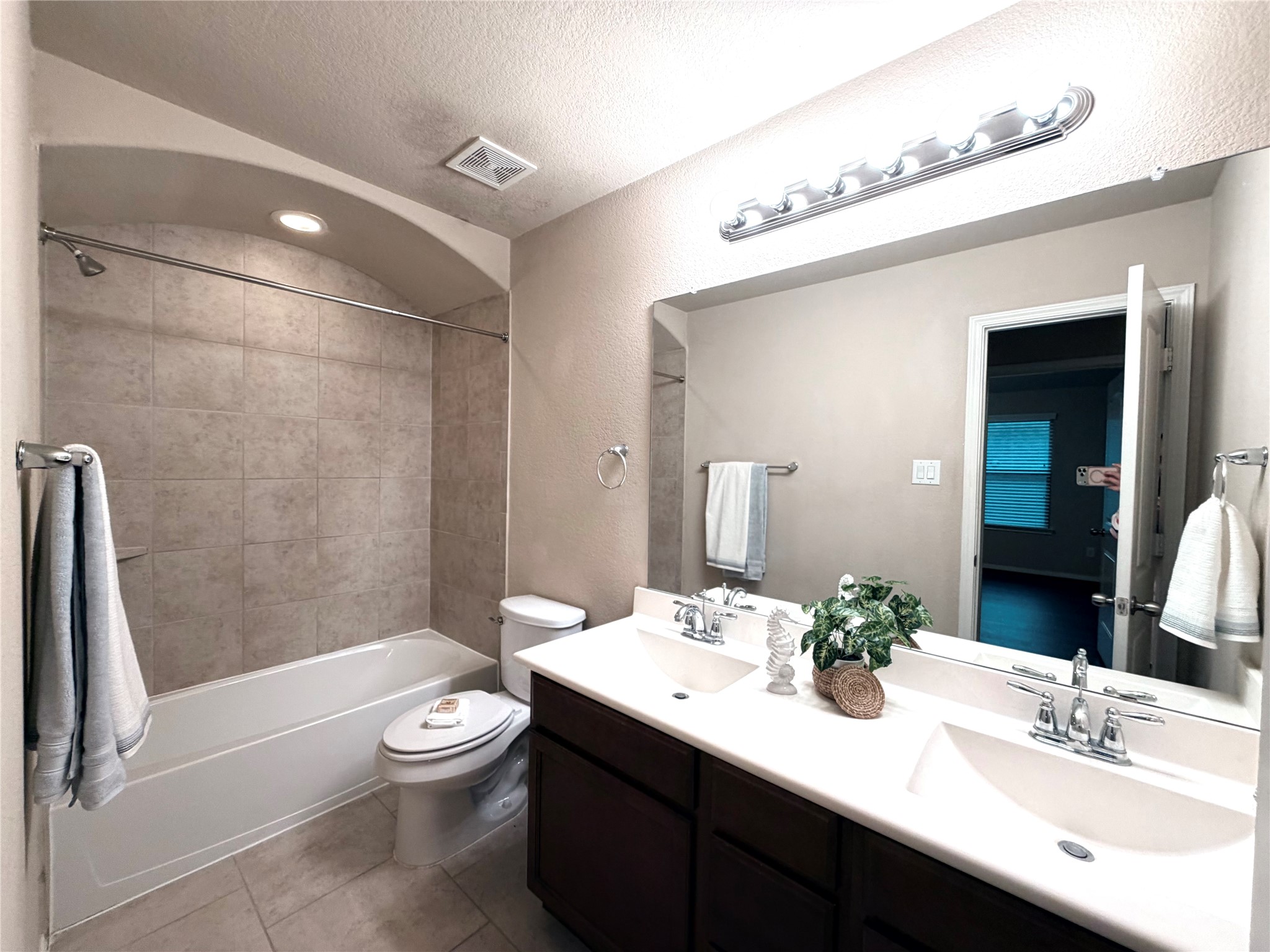 5502 Claymore Meadow Lane Spring, TX 77389 - Photo 24 of 45 Secondary bathroom