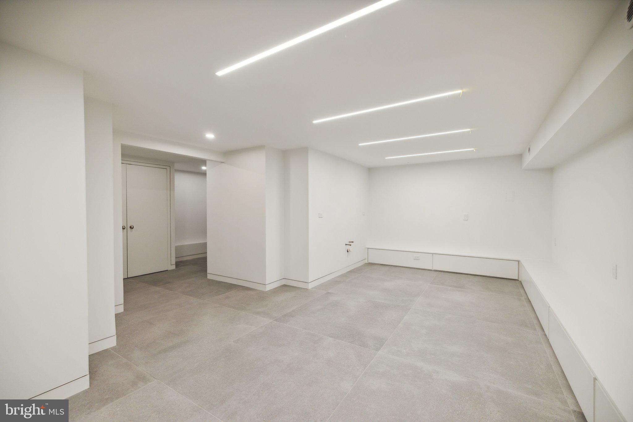 2120 Bancroft Place Northwest Washington, DC 20008 - Photo 28 of 30 a view of an empty room