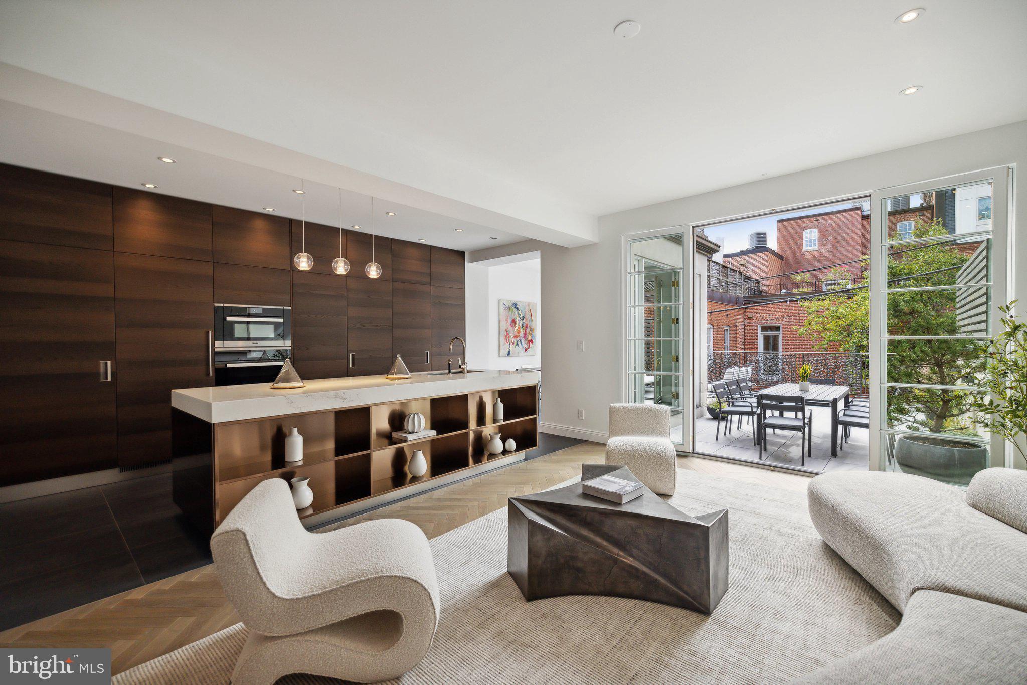 2120 Bancroft Place Northwest Washington, DC 20008 - Photo 6 of 30 a living room with furniture