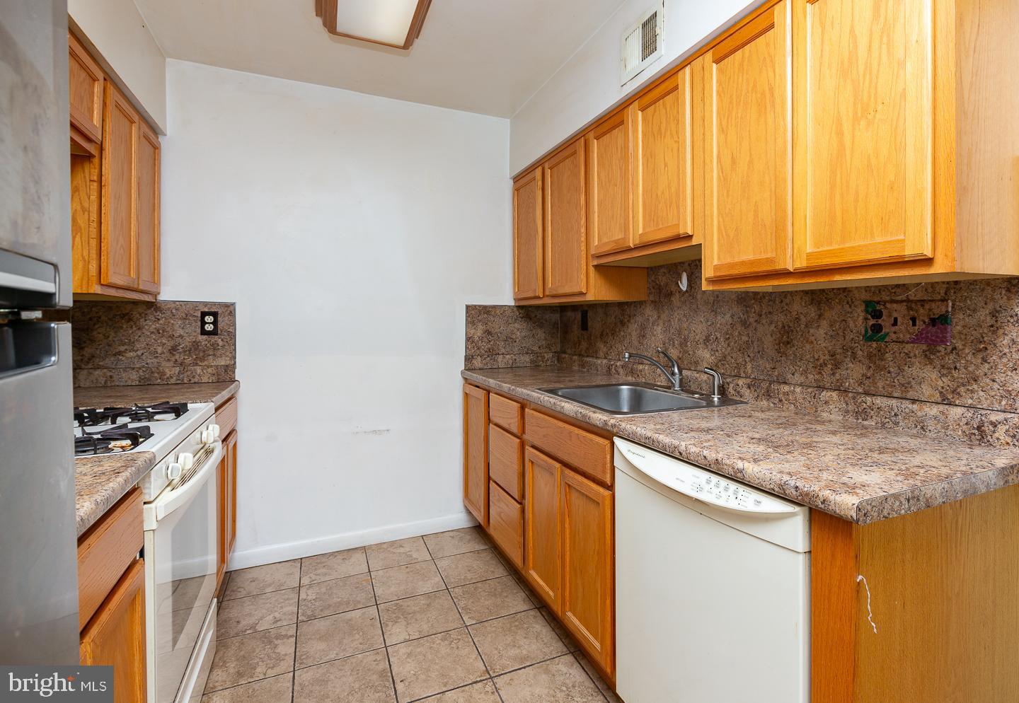 9001 Ridge Avenue, Unit 18 Philadelphia, PA 19128 - Photo 11 of 22 Gallery Image 11