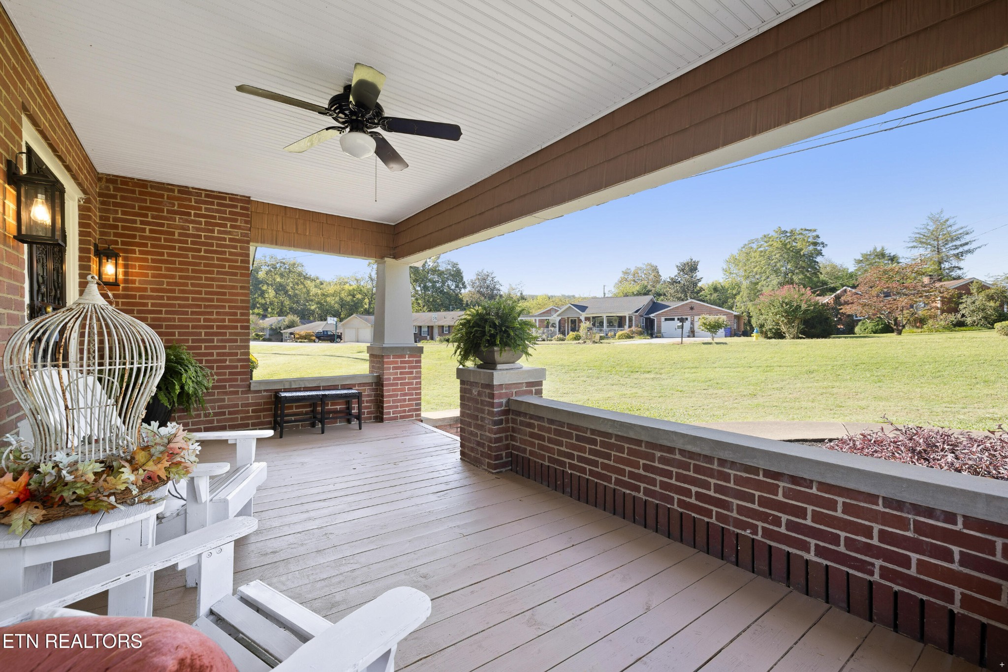 904 Eagle Bend Road Clinton, TN 37716 - Photo 4 of 25 Gallery Image 4