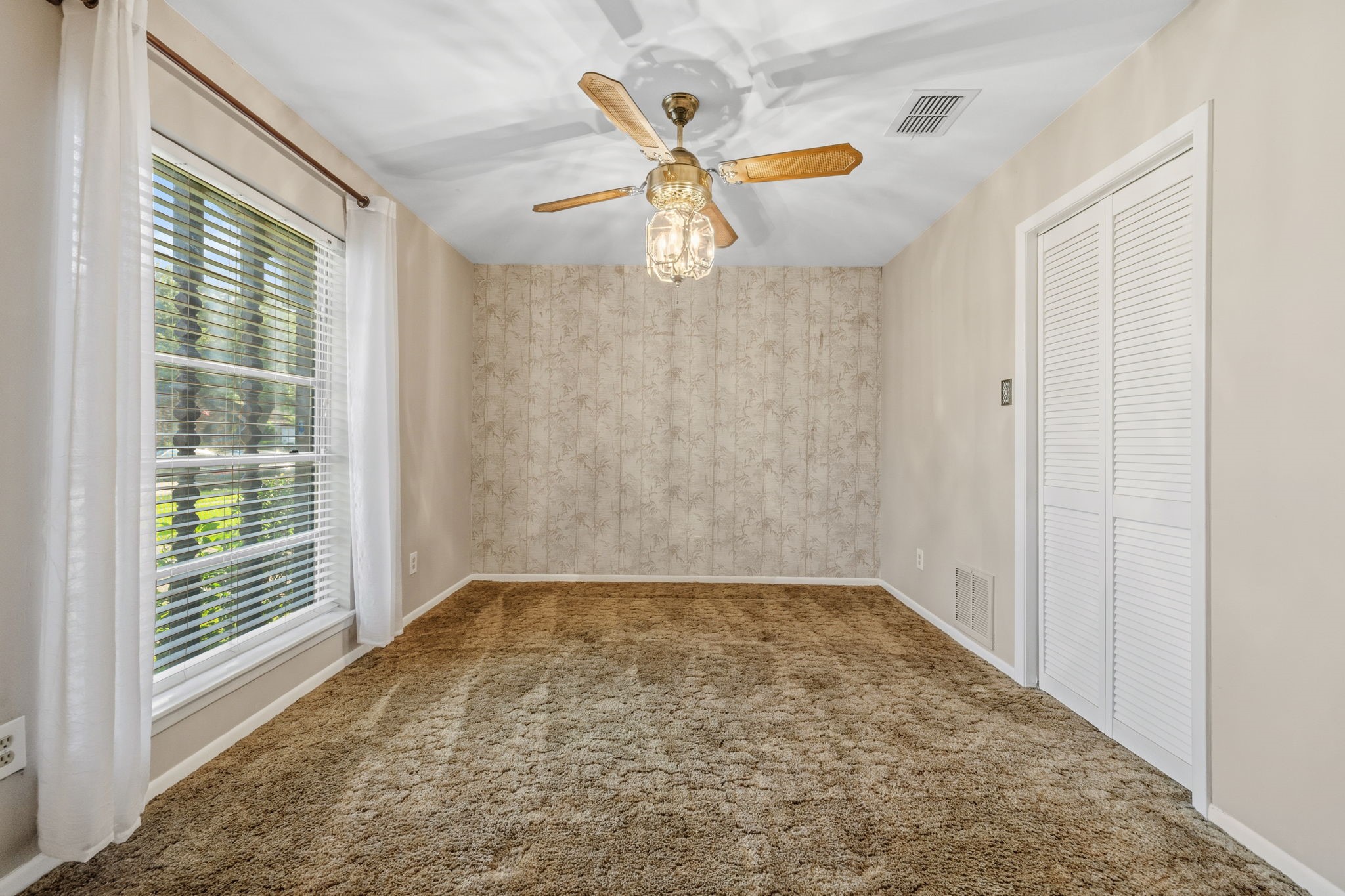 8834 Sandstone Road Houston, TX 77036 - Photo 13 of 31
