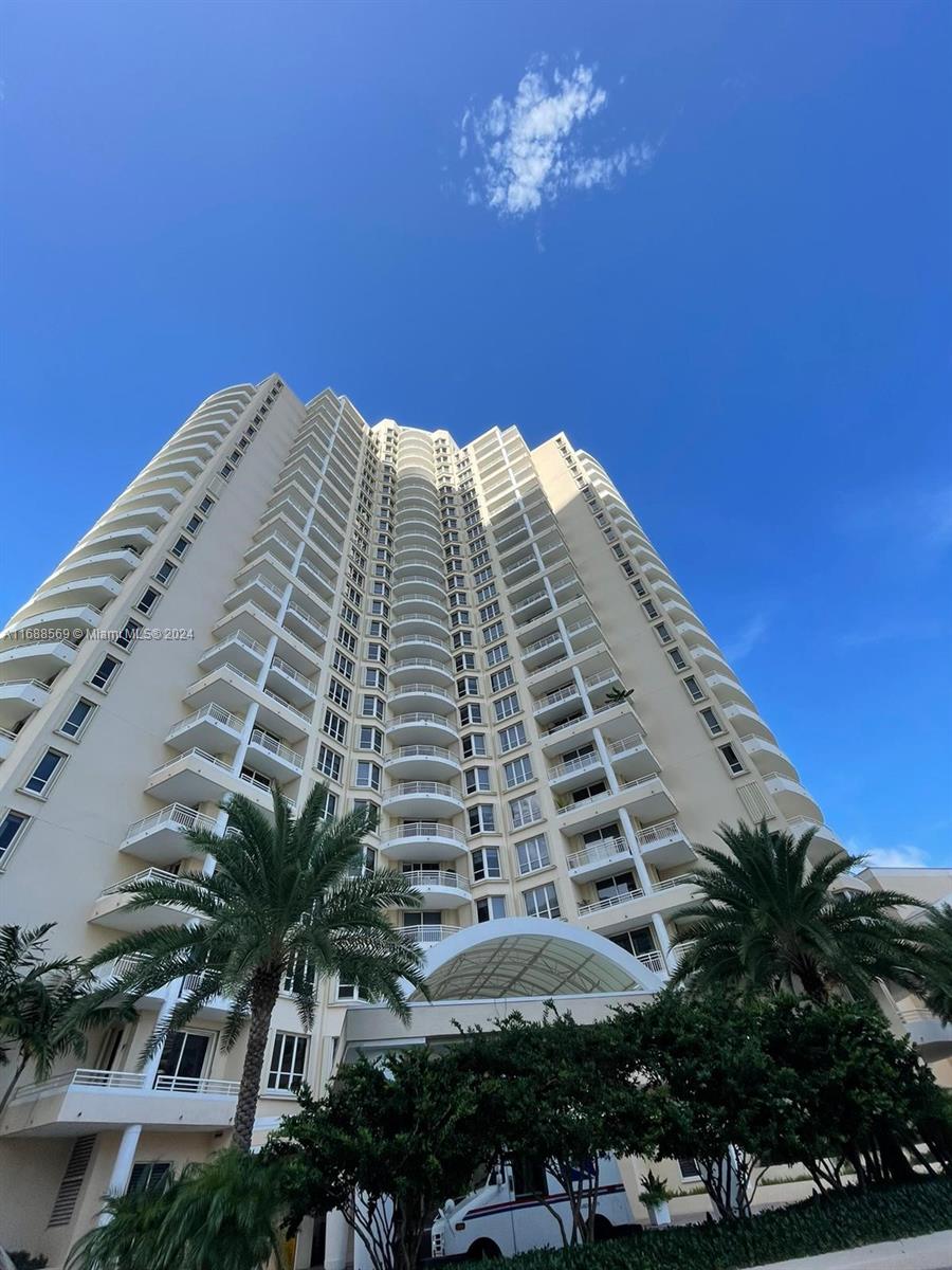 888 Brickell Key Drive, Unit 601 Miami, FL 33131 - Photo 33 of 42