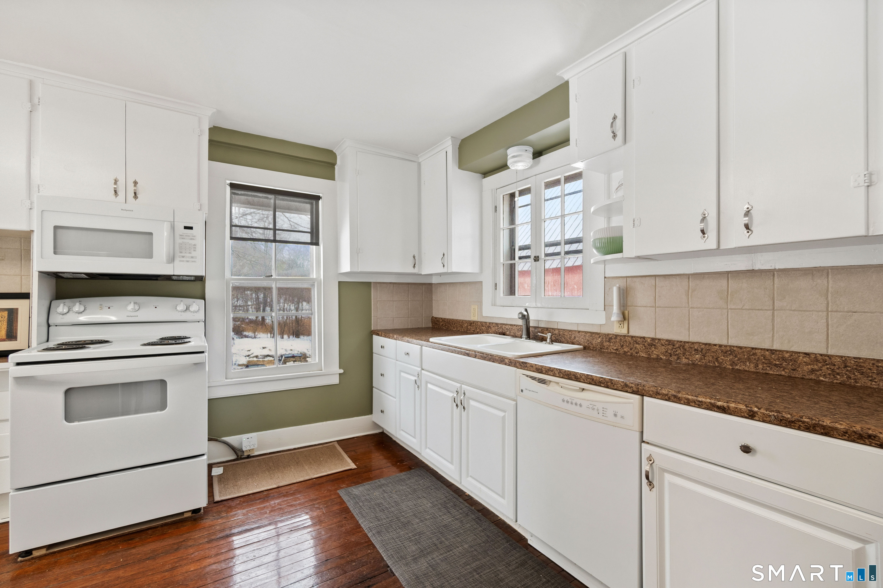 263 Seymour Road Woodbridge, CT 06525 - Photo 5 of 14