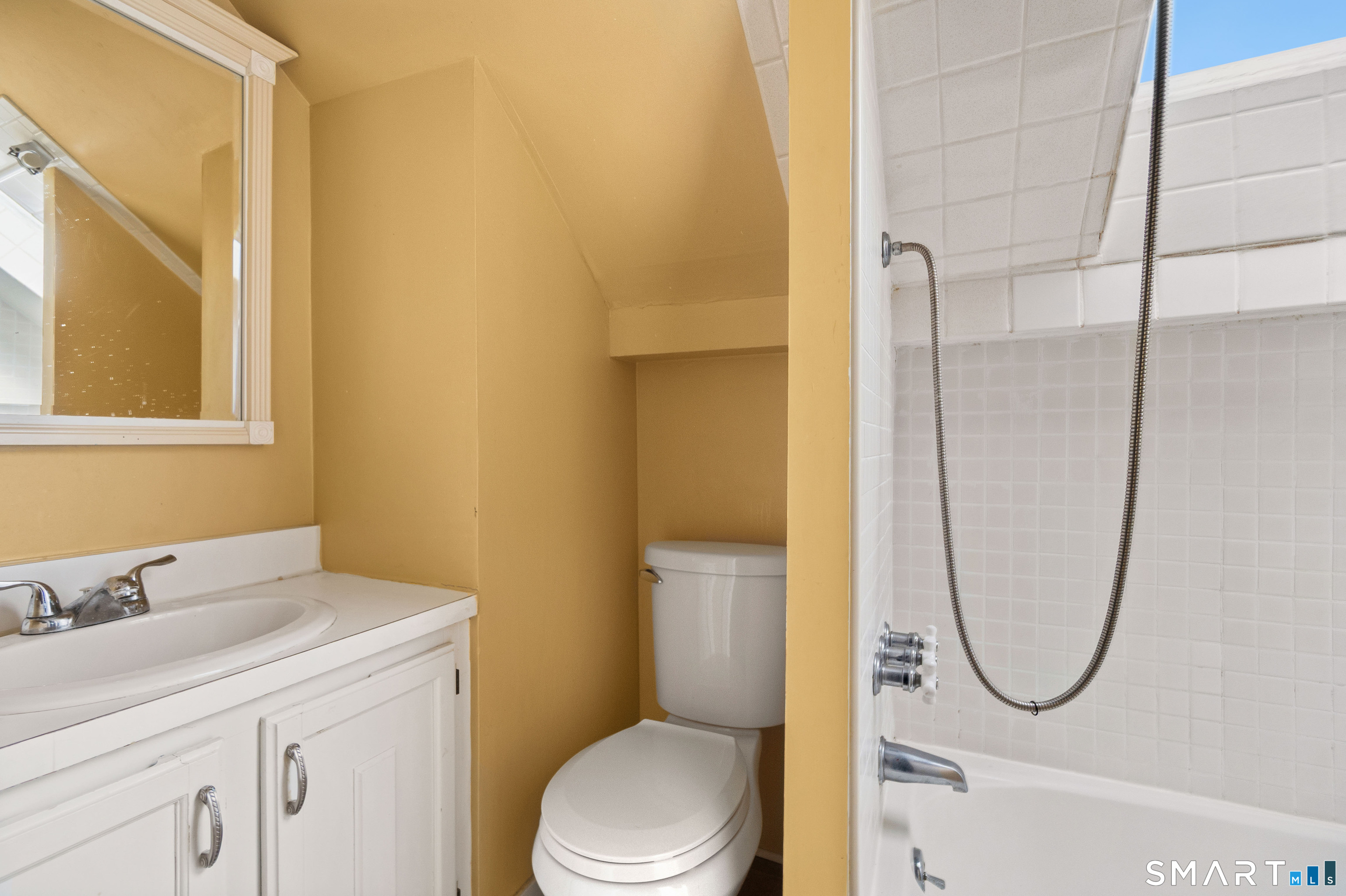 263 Seymour Road Woodbridge, CT 06525 - Photo 10 of 14