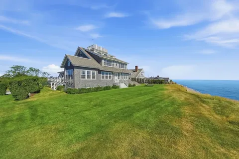$3,100,000 | 79 Baxter Road, Nantucket, MA 02554