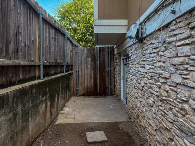 $1,550 | 7206 Creekside Drive, Unit C, Austin, TX 78752