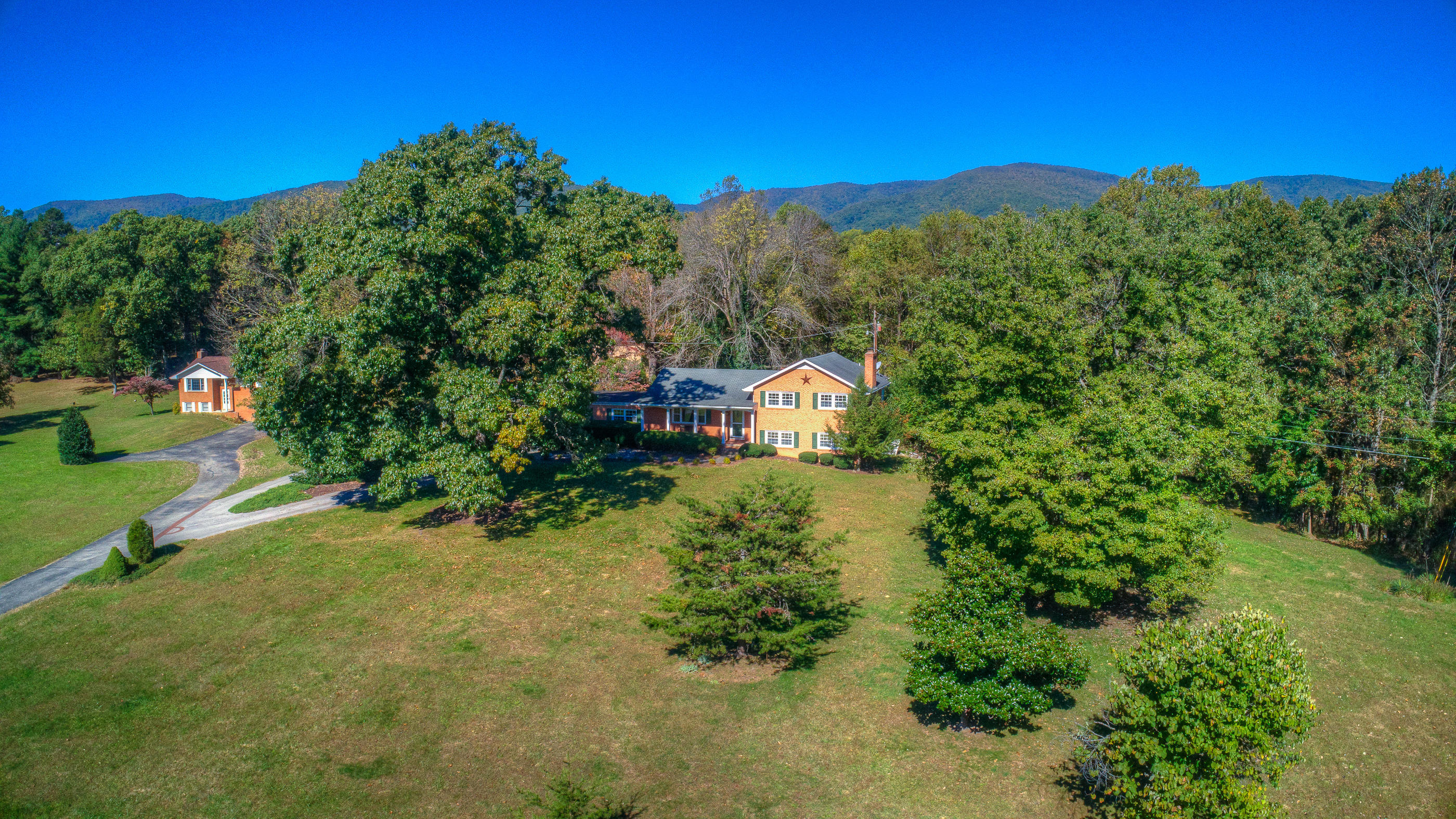 4999 Dan Robin Road Salem, VA 24153 - Photo 5 of 39 DJI_0002-3