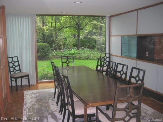 55 Vendome Road Grosse Pointe, MI 48236 - Photo 5 of 13 IMG_1964