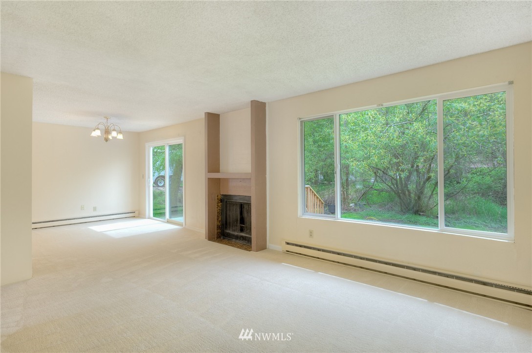 13933 Southeast Allen Road Bellevue, WA 98006 - Photo 5 of 11 a view of empty room with front door