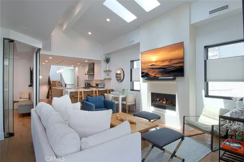 $3,520,000 | 502 1/2 Begonia Avenue, Corona del Mar, CA 92625