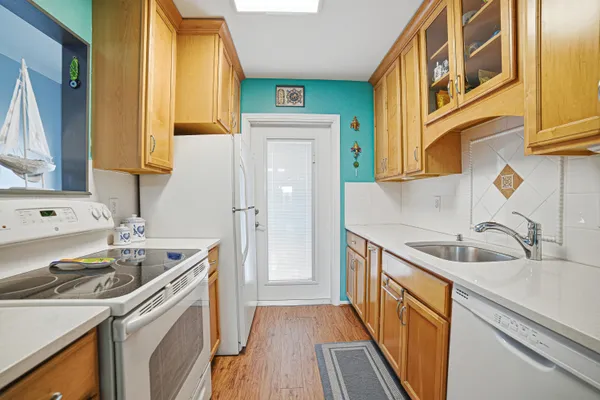 $219,600 | 112 Doolen Court, Unit 302, North Palm Beach, FL 33408