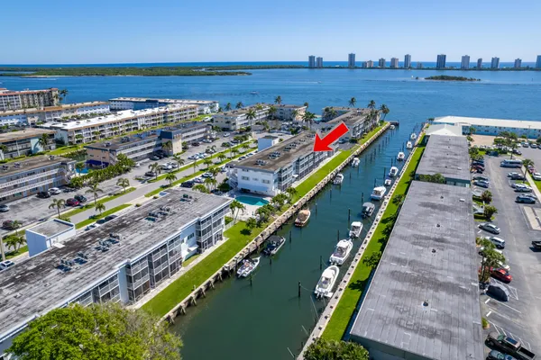 $219,600 | 112 Doolen Court, Unit 302, North Palm Beach, FL 33408