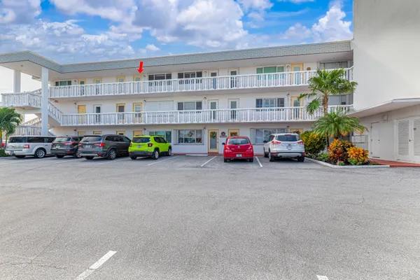 $219,600 | 112 Doolen Court, Unit 302, North Palm Beach, FL 33408