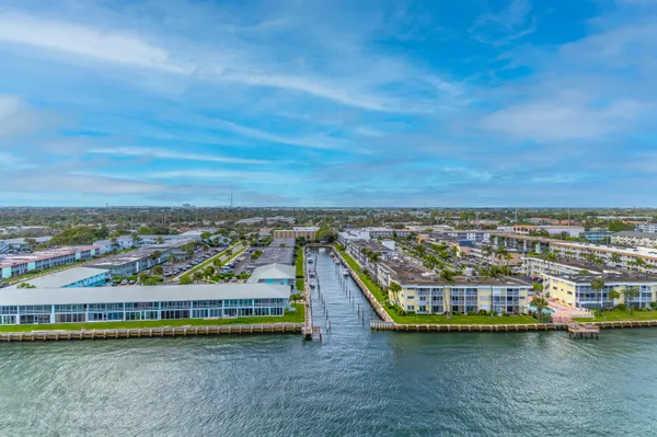 $219,600 | 112 Doolen Court, Unit 302, North Palm Beach, FL 33408