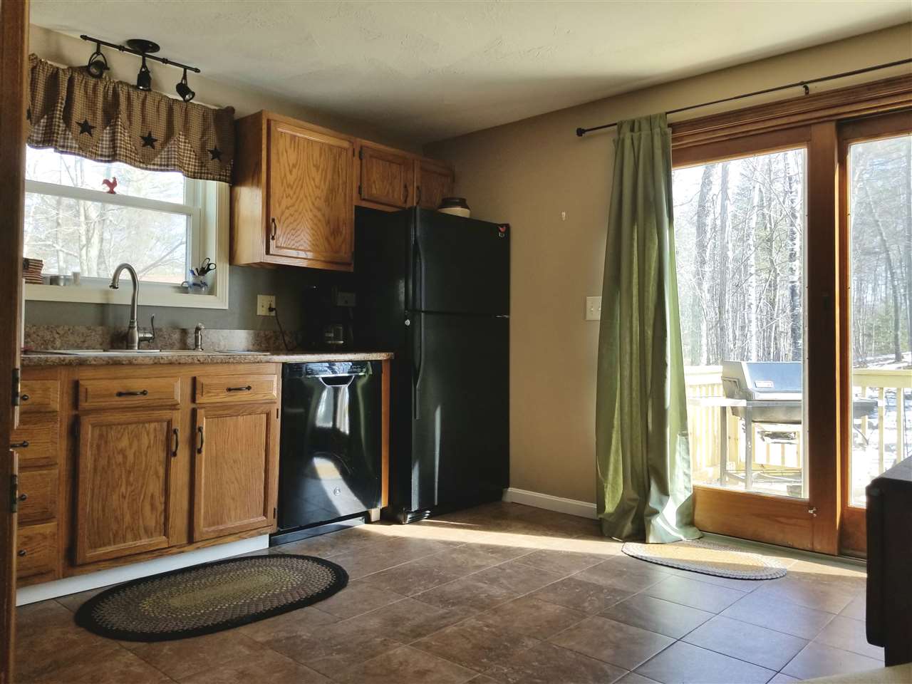 85 Goffstown Road Hooksett, NH 03106 - Photo 2 of 21