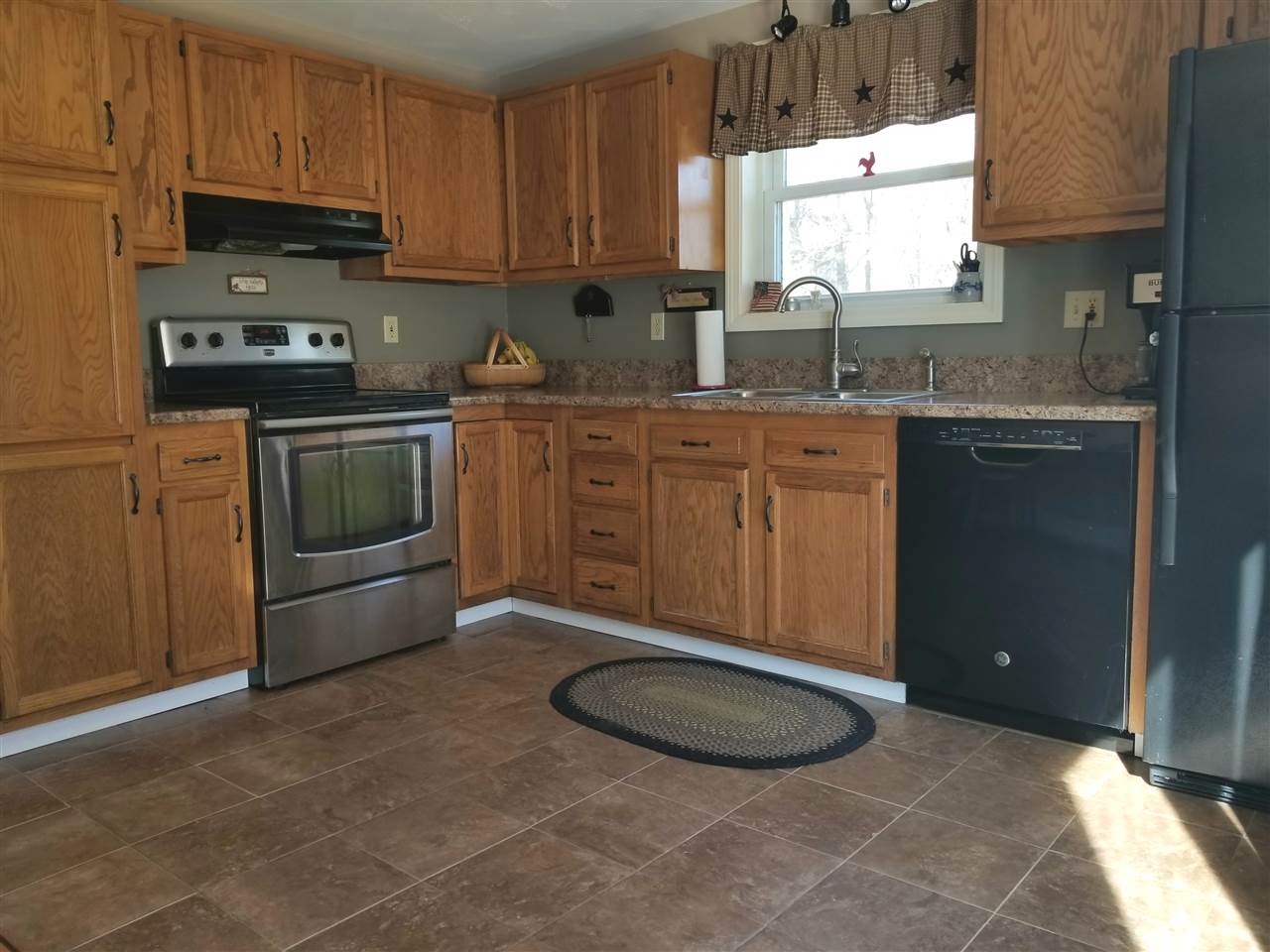 85 Goffstown Road Hooksett, NH 03106 - Photo 3 of 21