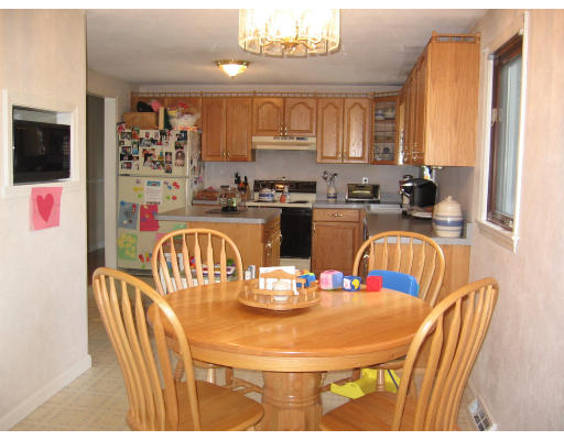 2012 Parker Street Springfield, MA 01128 - Photo 4 of 12