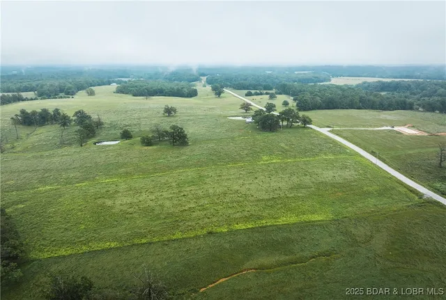 $585,000 | 1 Farm Road, Crane, MO 65633