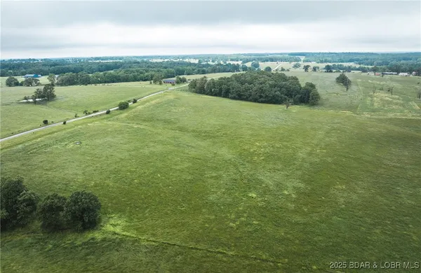 $585,000 | 1 Farm Road, Crane, MO 65633
