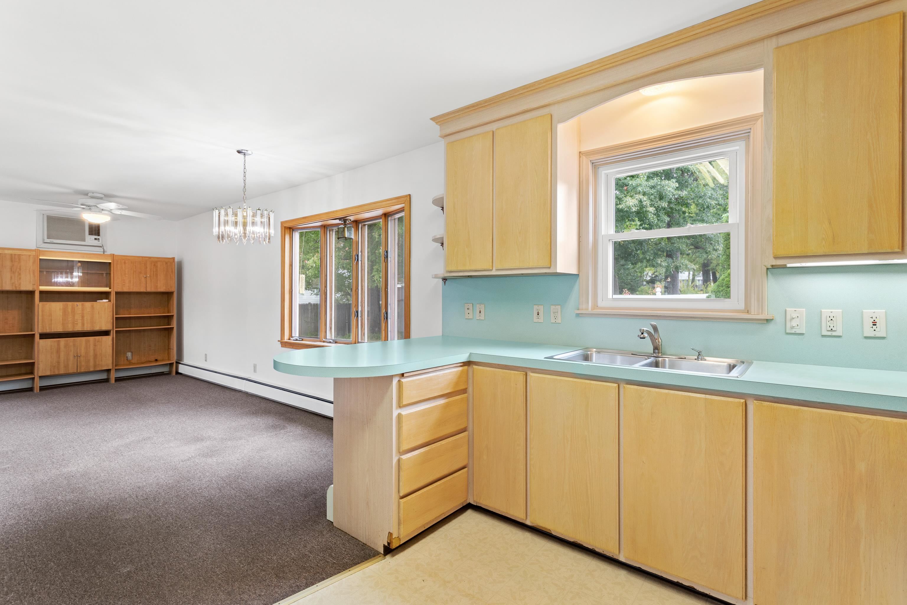 176 South Porter Street Manchester, NH 03103 - Photo 15 of 45